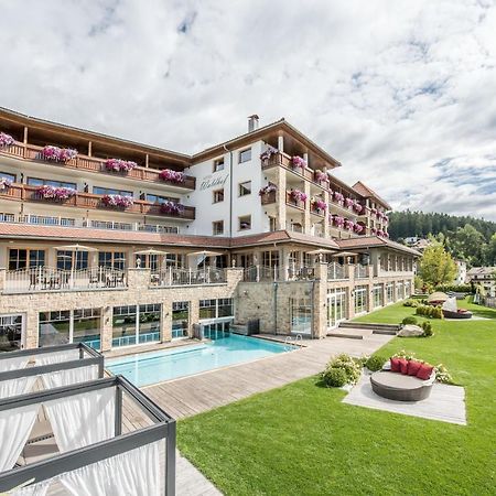 Hotel Waldhof แปร์กา ภายนอก รูปภาพ