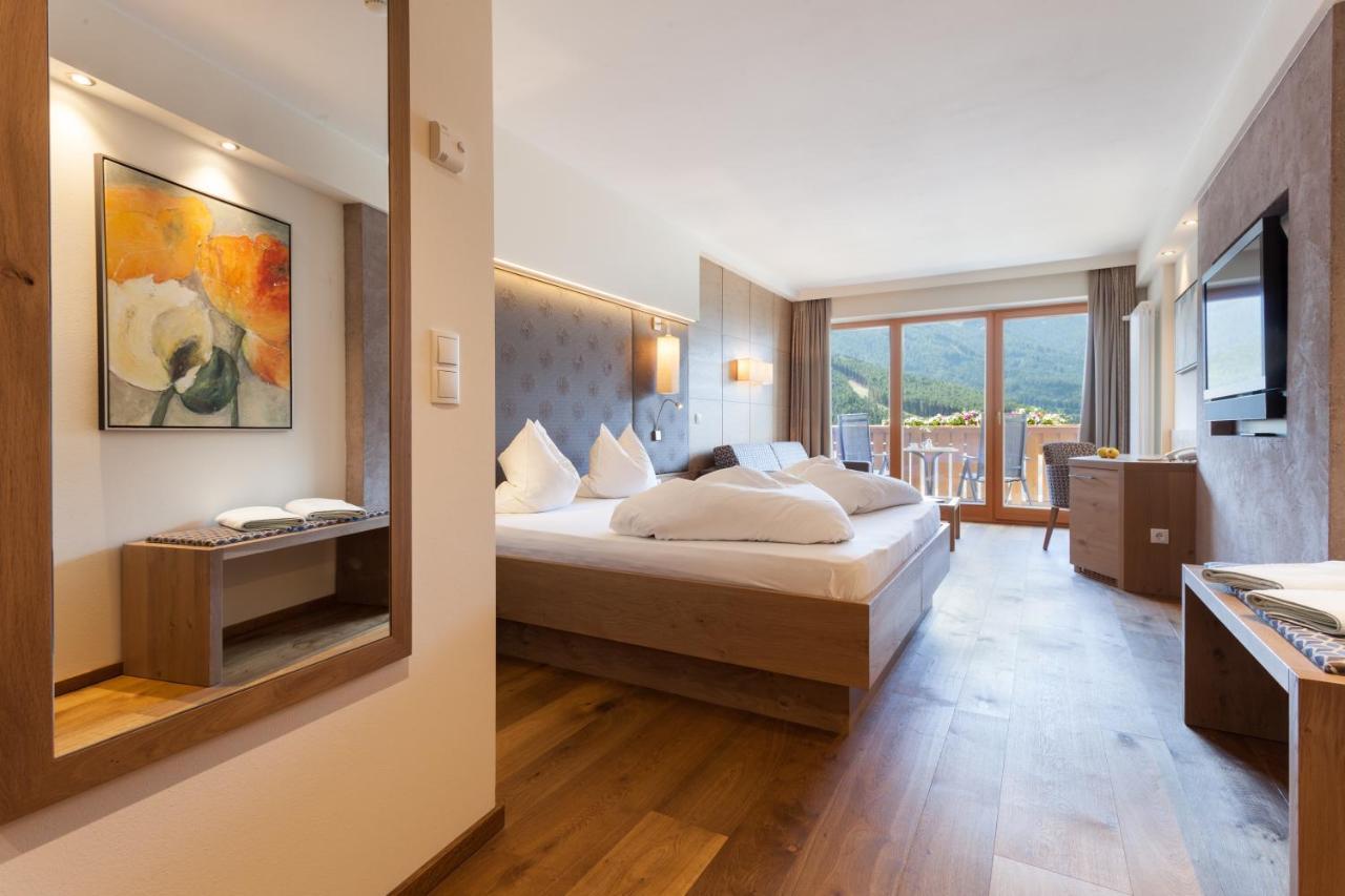Hotel Waldhof แปร์กา ภายนอก รูปภาพ