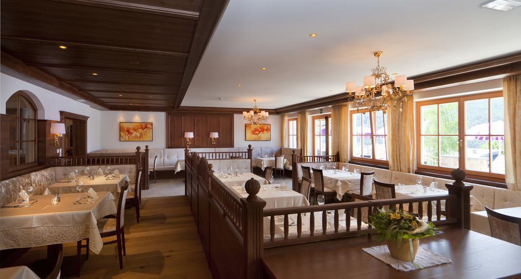 Hotel Waldhof แปร์กา ภายนอก รูปภาพ