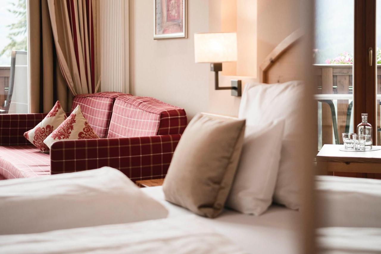 Hotel Waldhof แปร์กา ภายนอก รูปภาพ