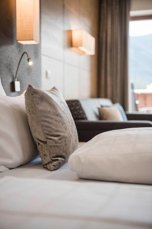 Hotel Waldhof แปร์กา ภายนอก รูปภาพ