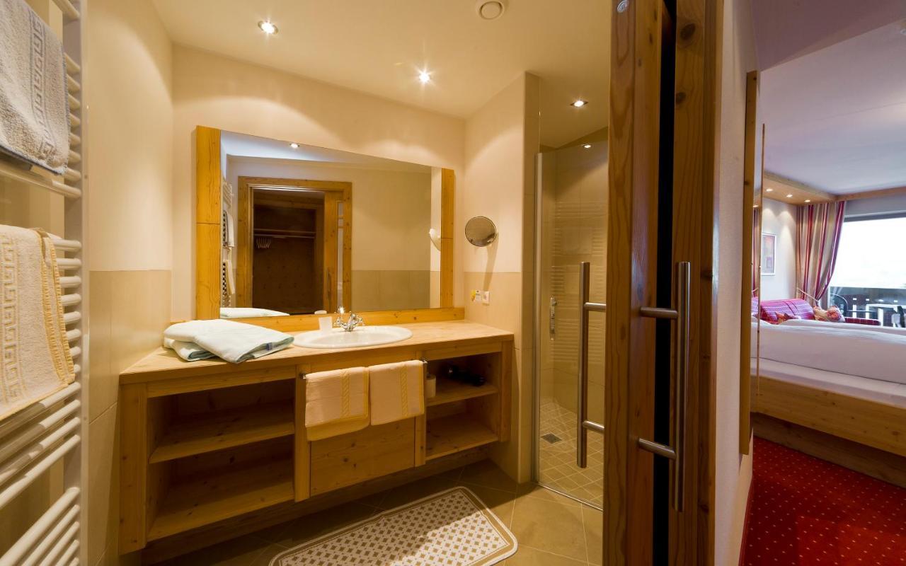 Hotel Waldhof แปร์กา ภายนอก รูปภาพ