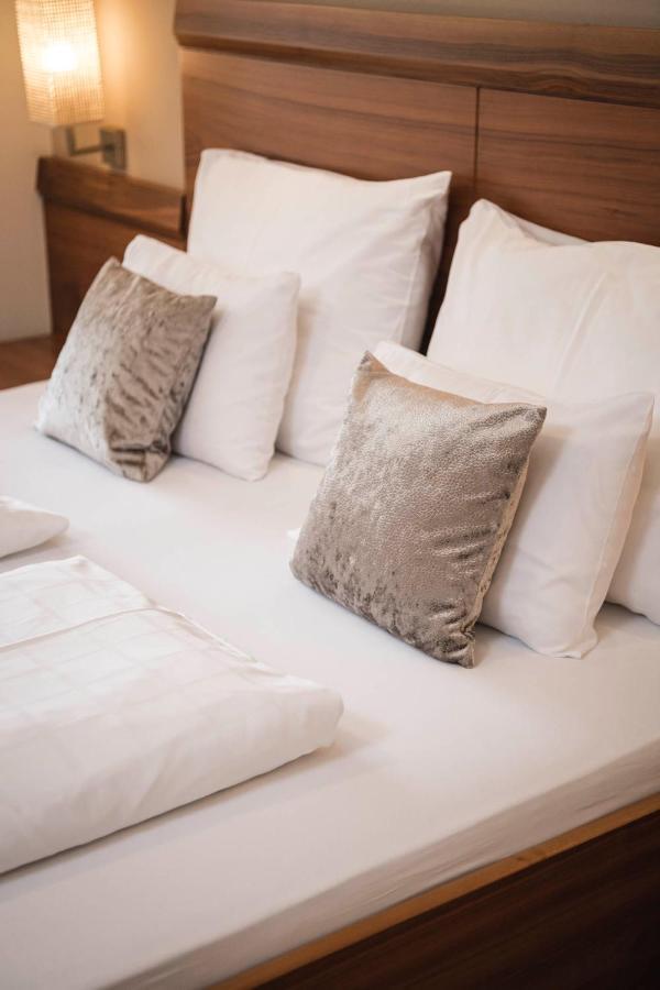 Hotel Waldhof แปร์กา ภายนอก รูปภาพ