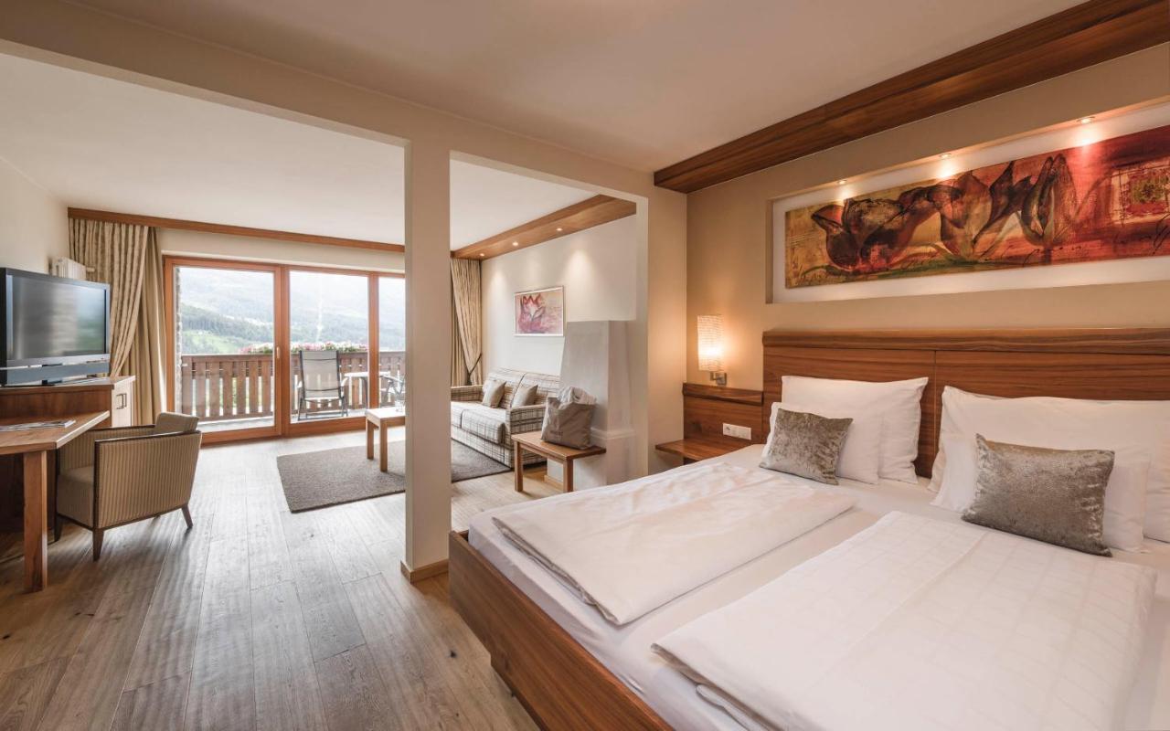 Hotel Waldhof แปร์กา ภายนอก รูปภาพ