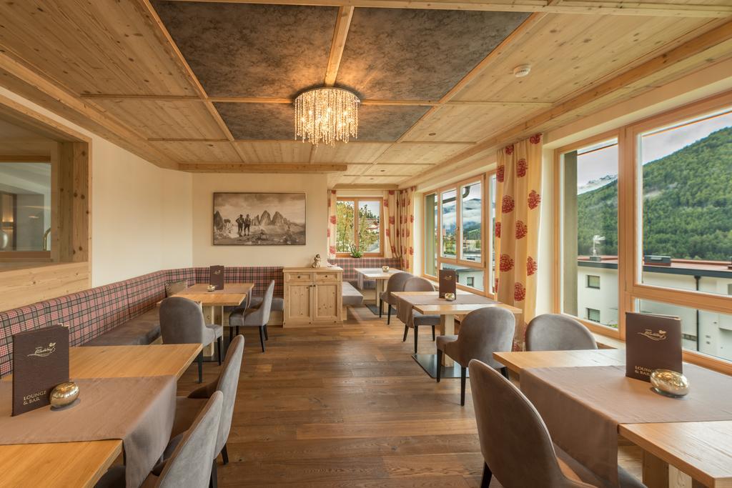 Hotel Waldhof แปร์กา ภายนอก รูปภาพ