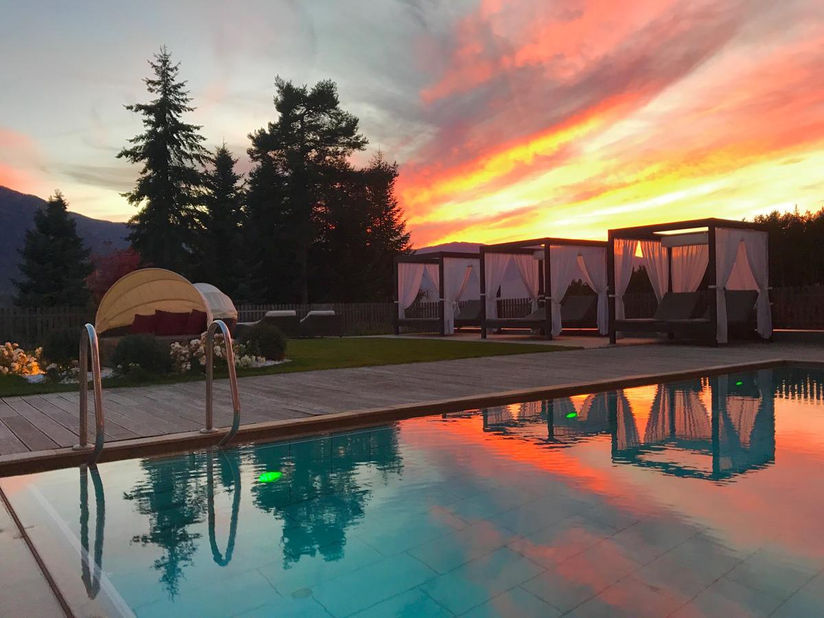 Hotel Waldhof แปร์กา ภายนอก รูปภาพ